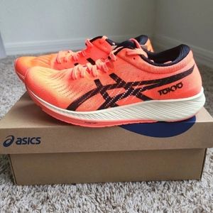 NEW Asics Metaracer Tokyo Women's size 7 Running Shoes